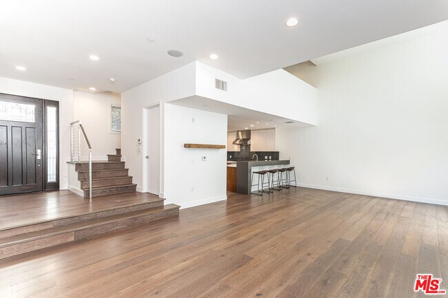 Building Photo - 612 Lincoln Blvd