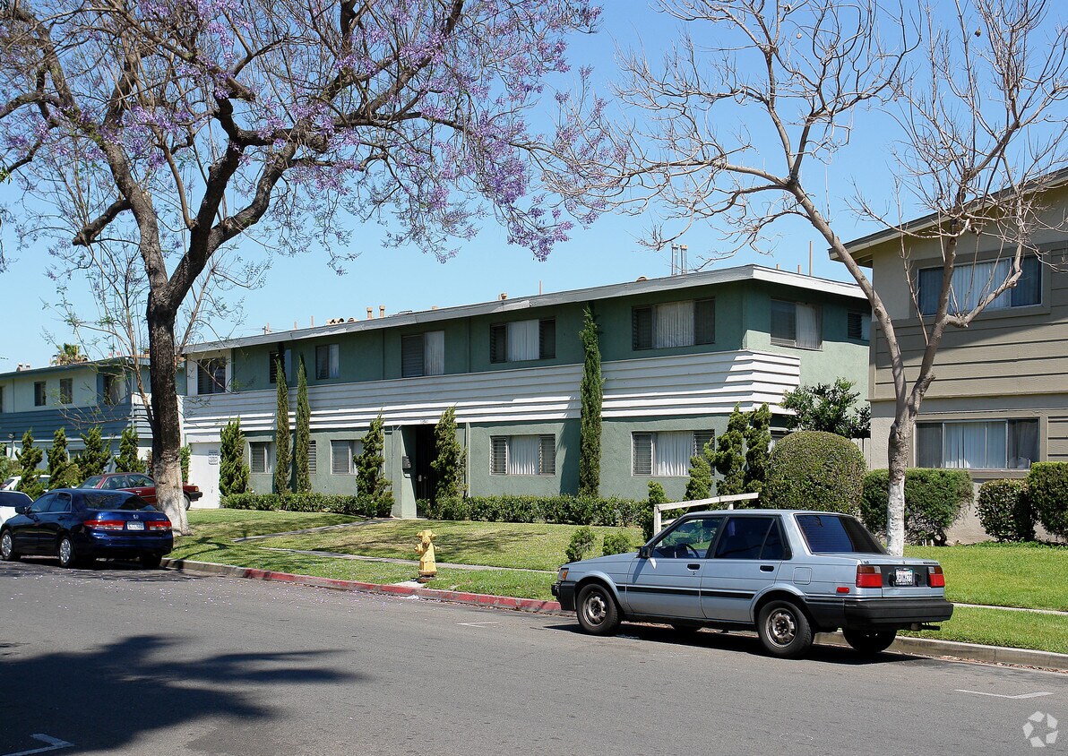 Building Photo - 11841 Stuart Dr