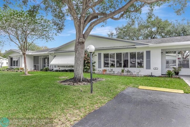 Foto del edificio - 8423 NW 12th St