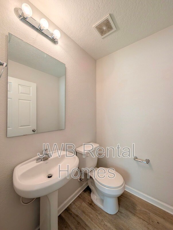 Foto del edificio - 9020 Eaton Ave