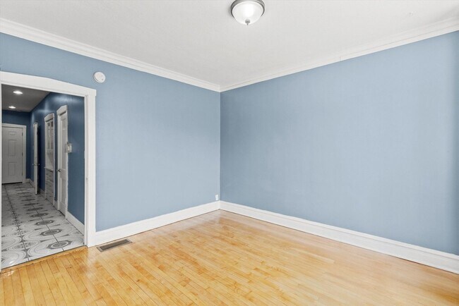 Foto del edificio - 2246 N Leamington Ave