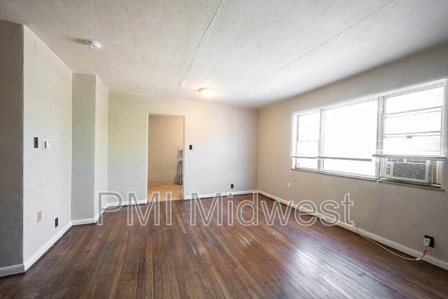 Building Photo - 8 N Butler Ave