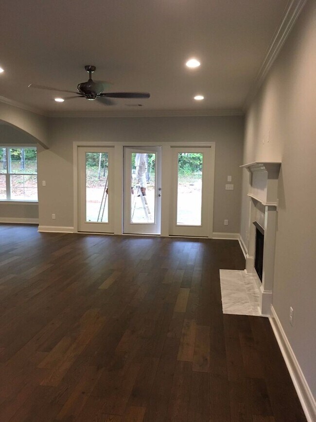 Foto del edificio - Charming 3 Bedroom available in Auburn!