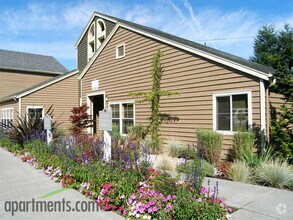 The Carriages at Fairwood Downs Rentals - Renton, WA | Apartments.com