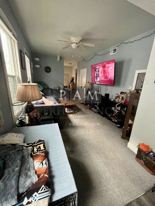 Foto del edificio - 3727 E Squire Ave