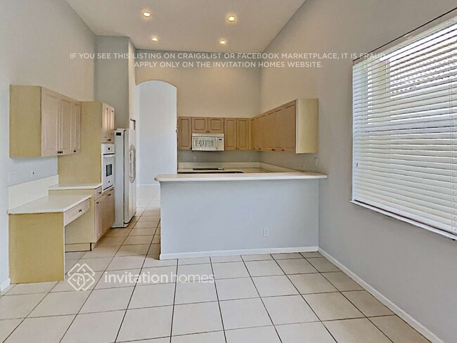 Building Photo - 213 Palm Cir