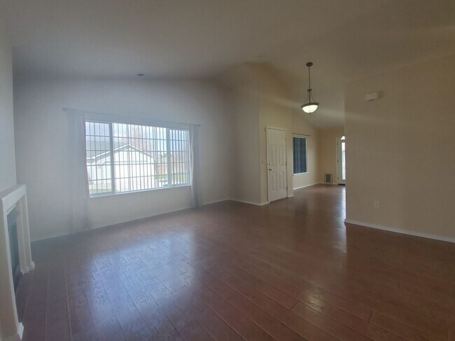 Building Photo - 2421 S Arthur Ct