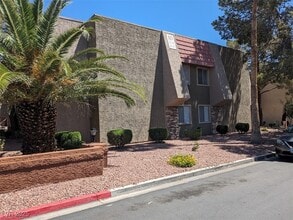 Building Photo - 5044 River Glen Dr