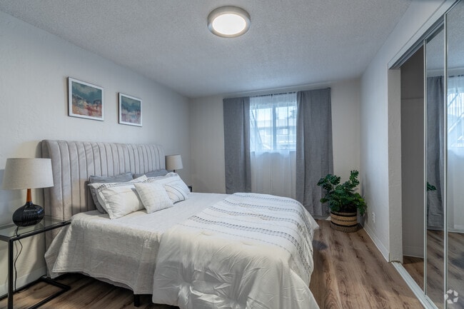1BE, 1BA - 740SF - Bedroom - Gateway Village