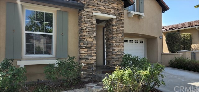 Building Photo - 16 Stonegate
