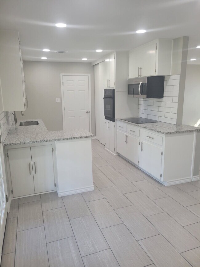 Foto del edificio - 214 Glasgow Dr