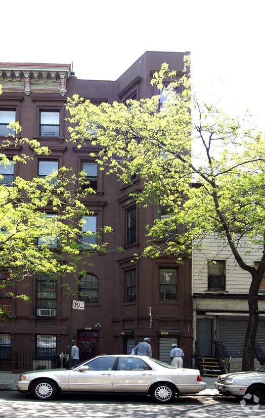Primary Photo - 1961 Madison Ave