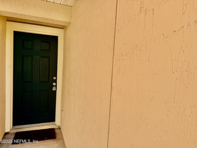 Foto del edificio - 6067 Bartram Village Dr