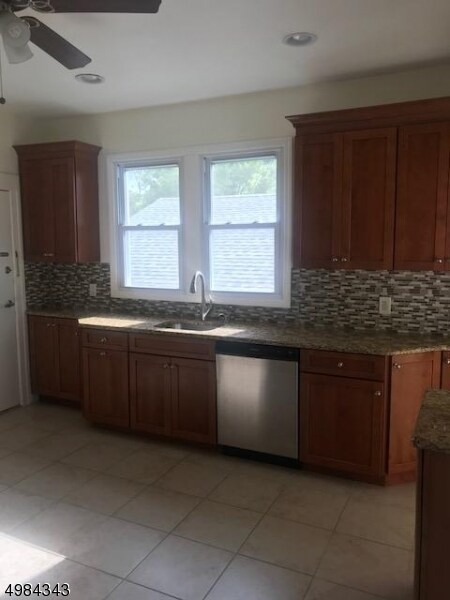Foto del edificio - 563 Spruce Ave