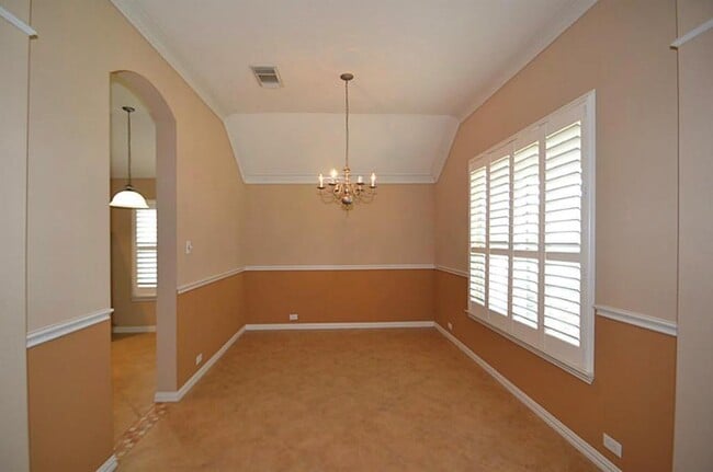 Building Photo - 23242 Dewflower Dr