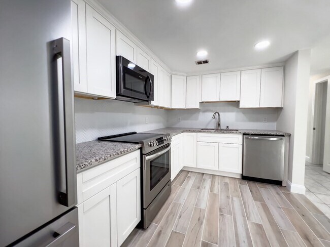 Foto del edificio - 592 American Legion Hwy