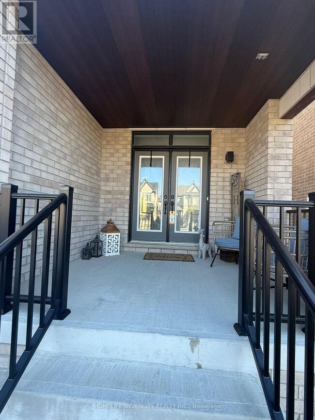 Building Photo - 2093 Coppermine St