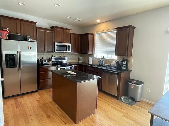 Building Photo - 15455 Carob Cir