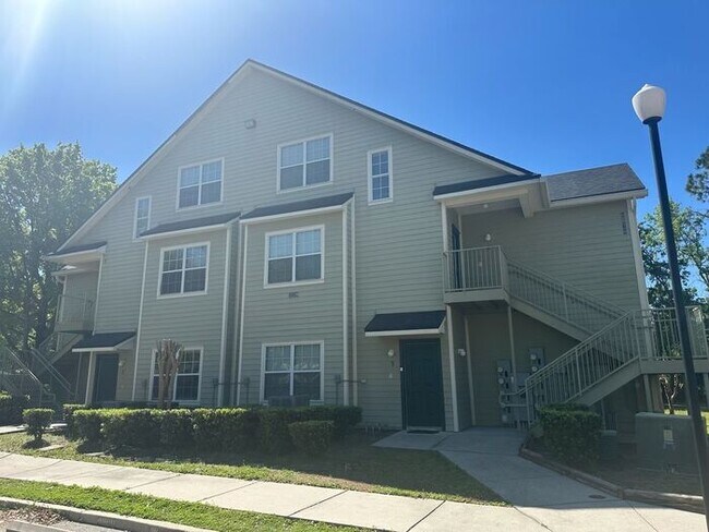 Foto del edificio - Beautiful 3 bed 3 bath town home