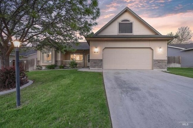 Building Photo - 6512 S Lone Tree Way