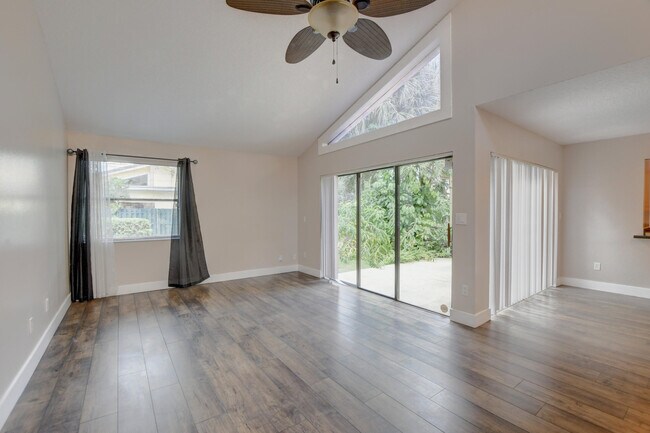 Foto del edificio - 6165 Belleza Ln