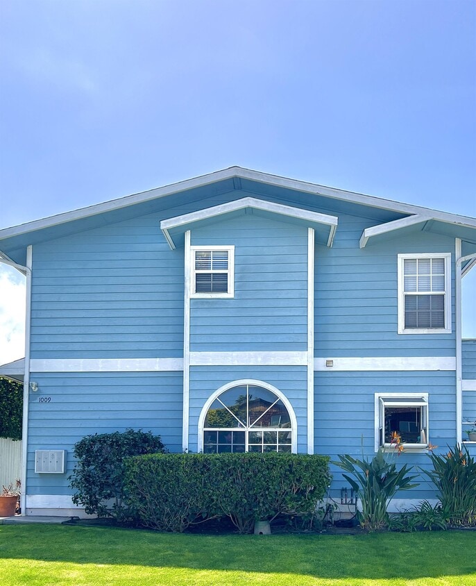 Primary Photo - 1009 Tourmaline St