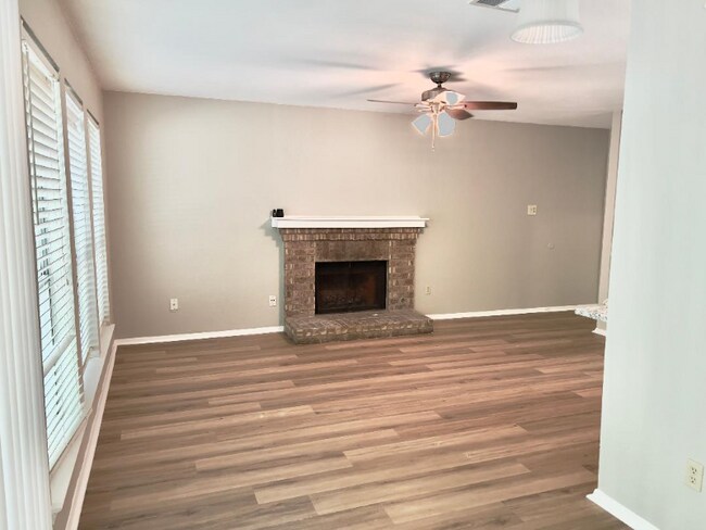 Building Photo - 12203A Alderbrook Dr