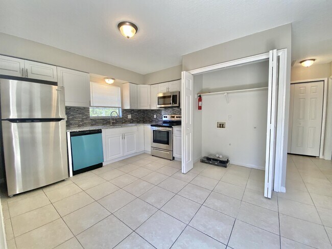 Foto del edificio - 5615 E 127th Ave