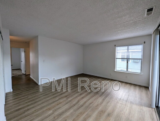 Foto del edificio - 4600 Neil Rd