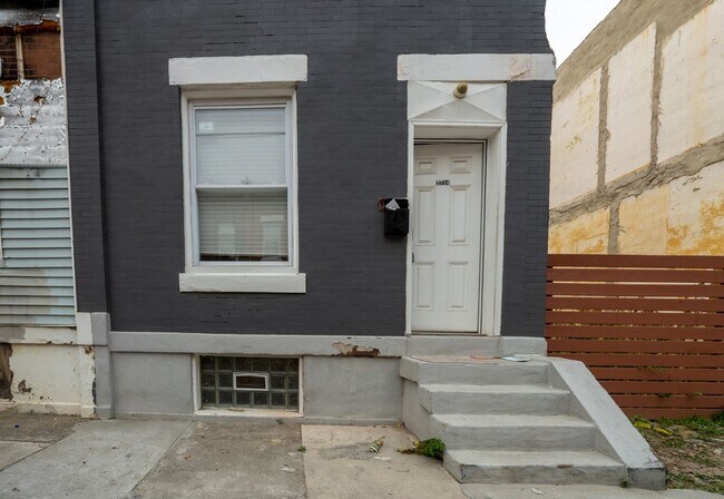 Building Photo - New Price!