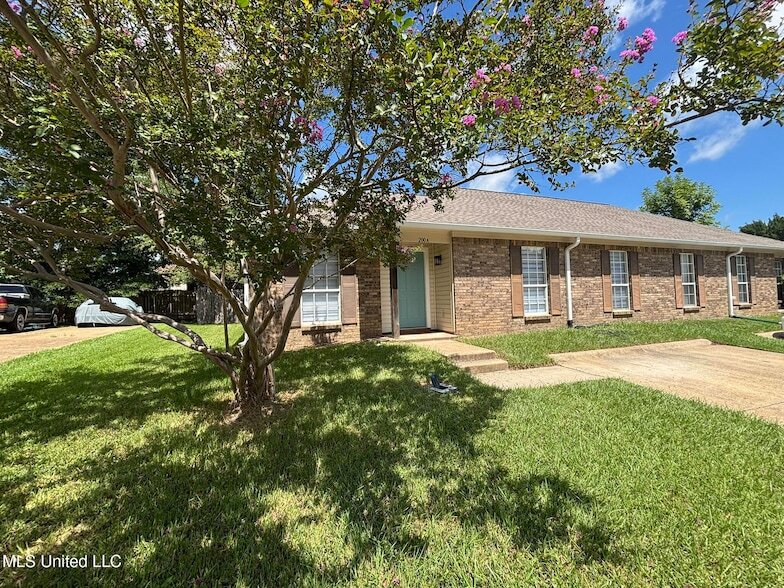 Foto principal - 200 Brendalwood Blvd