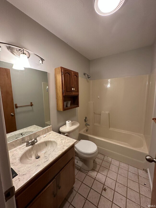 Building Photo - 4204 N Willow Bend
