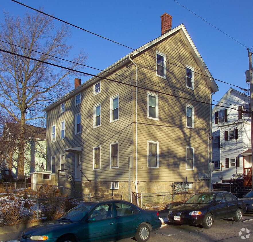238 Seabury St, Fall River, MA 02720 238 Seabury St Fall River, MA