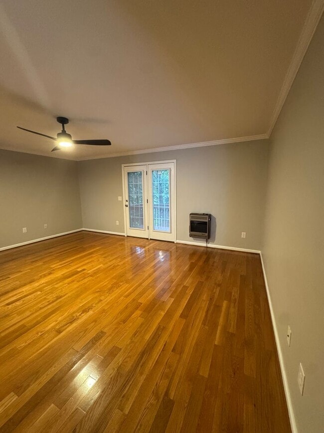 Building Photo - 1232 Camelot Ct