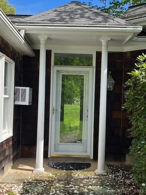 Primary Photo - 106 Spoonwood Rd