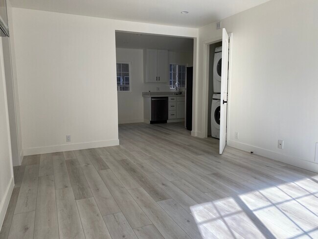 Building Photo - 3140 Helms Ave