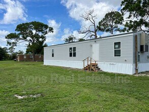 Building Photo - 8086 Heck Dr