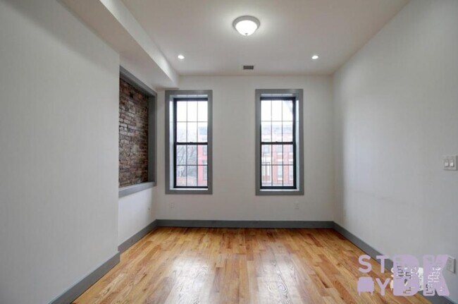 Foto del edificio - 1 bedroom in Brooklyn NY 11221