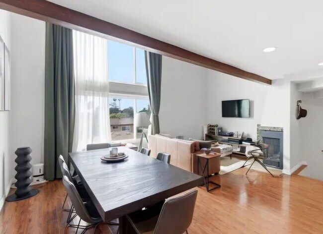 Foto del edificio - 12438 Short Ave