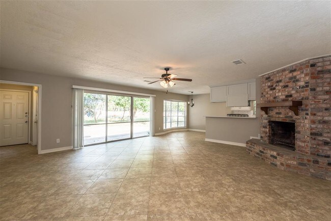 Building Photo - 7403 Tall Pines Dr