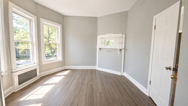 LIVING ROOM - 37 Blum St