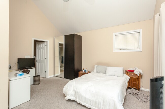 Foto del edificio - 1242 N Cleaver St
