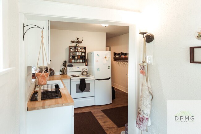 Foto del edificio - 318 E Hillsdale St