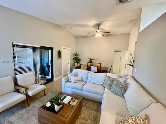 Foto del edificio - 6466 SW 152nd Cir Pl