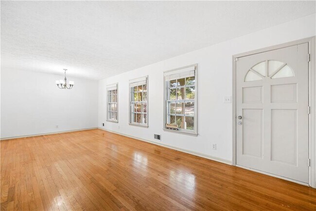 Foto del edificio - 4531 S Roberts Dr