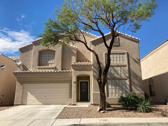 Building Photo - THIS SEVEN HILLS COMMUNITY HOME WITH POOL.