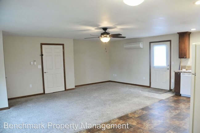 Building Photo - 4300 N Crown Ave