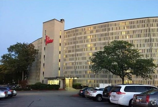 Building Photo - 200 Swanton St