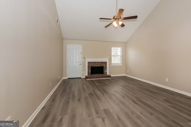 Building Photo - 2081 Wedgewood Dr