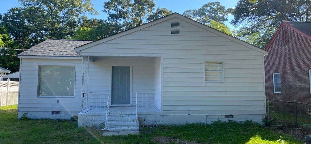 Primary Photo - 2343 Huggins St